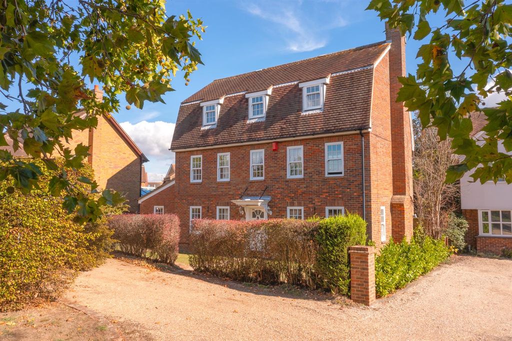 Property photo 1 of 31