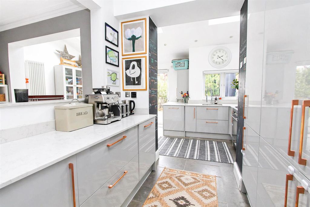 Property photo 3 of 23 Kiy.Jpg