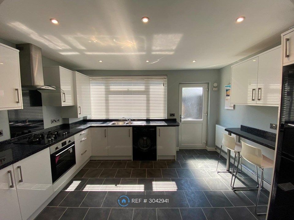 Property photo 3 of 13 Kitchen With Breakfast Bar