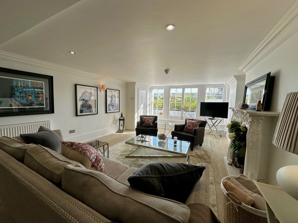 Property photo 2 of 19 Picture No. 26