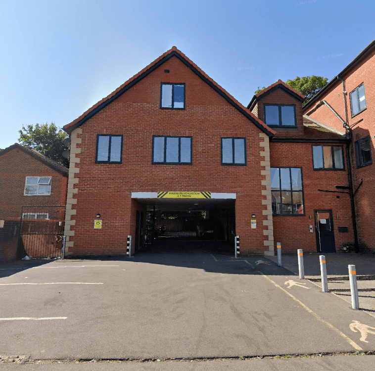 Property photo 1 of 13 3 Bed Flat To Rent Heston