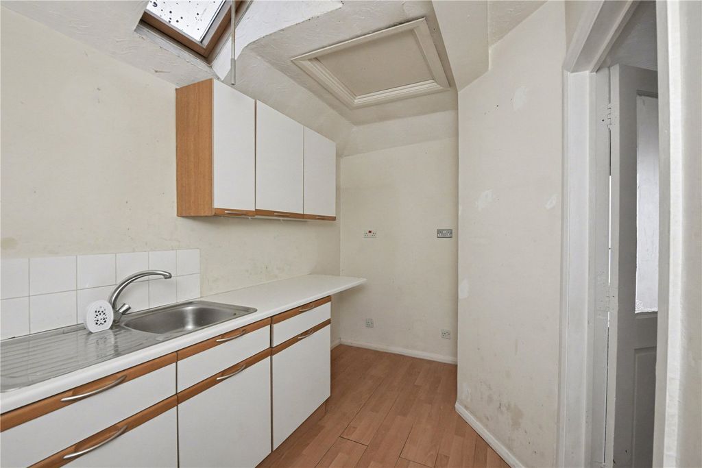 Property photo 3 of 10 Picture No. 11