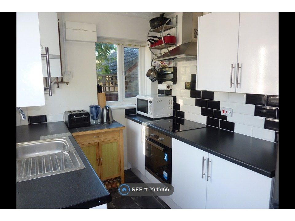 Property photo 3 of 18 Refitted Kitchen