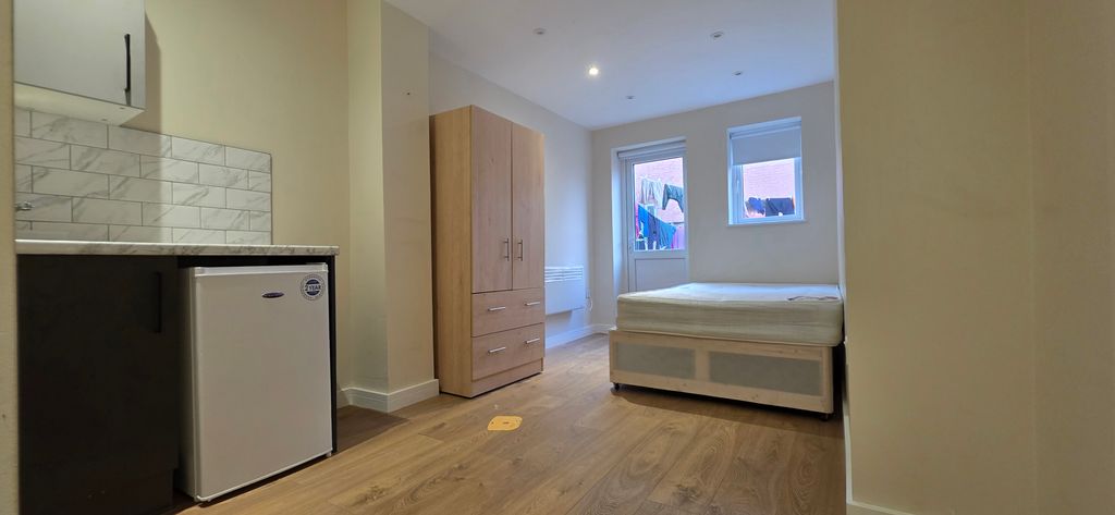 Property photo 1 of 3