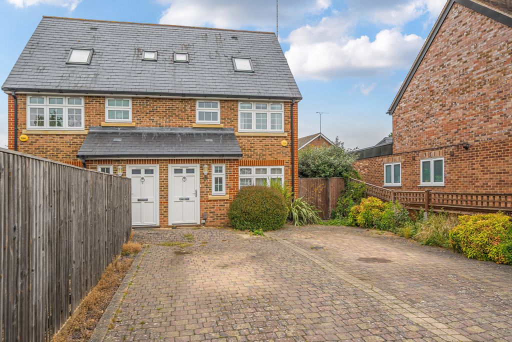 Property photo 1 of 17 1305950-2-68494d9...