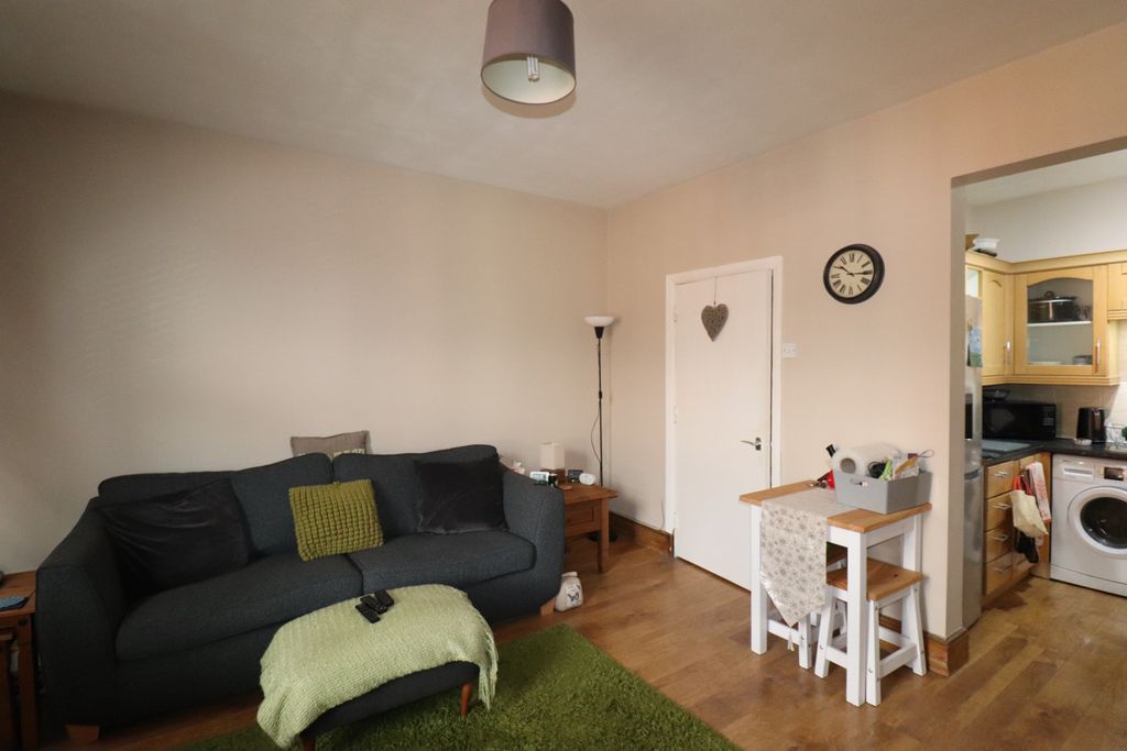 Property photo 3 of 9