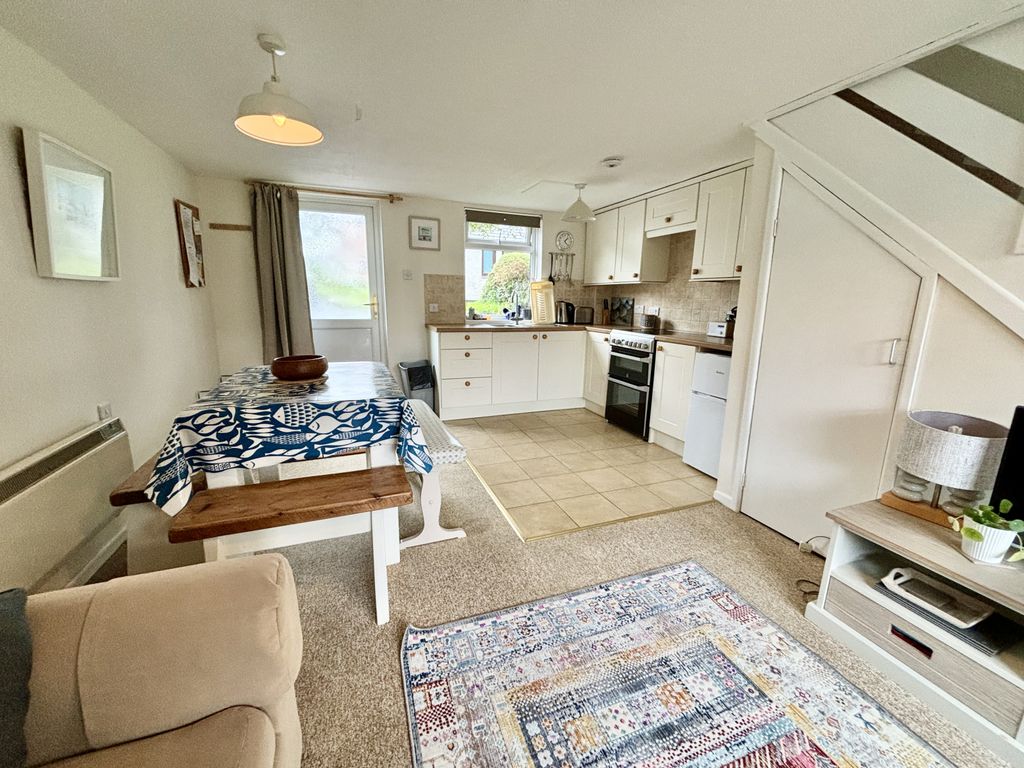 Property photo 2 of 7 Gallery
