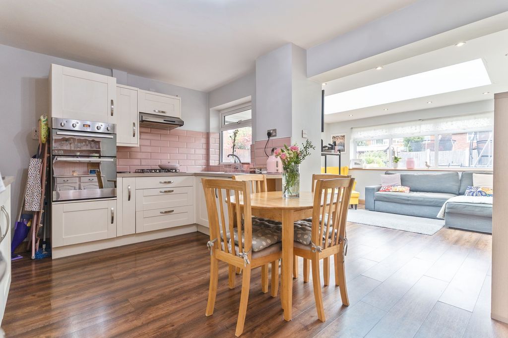 Property photo 2 of 23