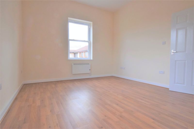 Property photo 2 of 15 Spacious Lounge