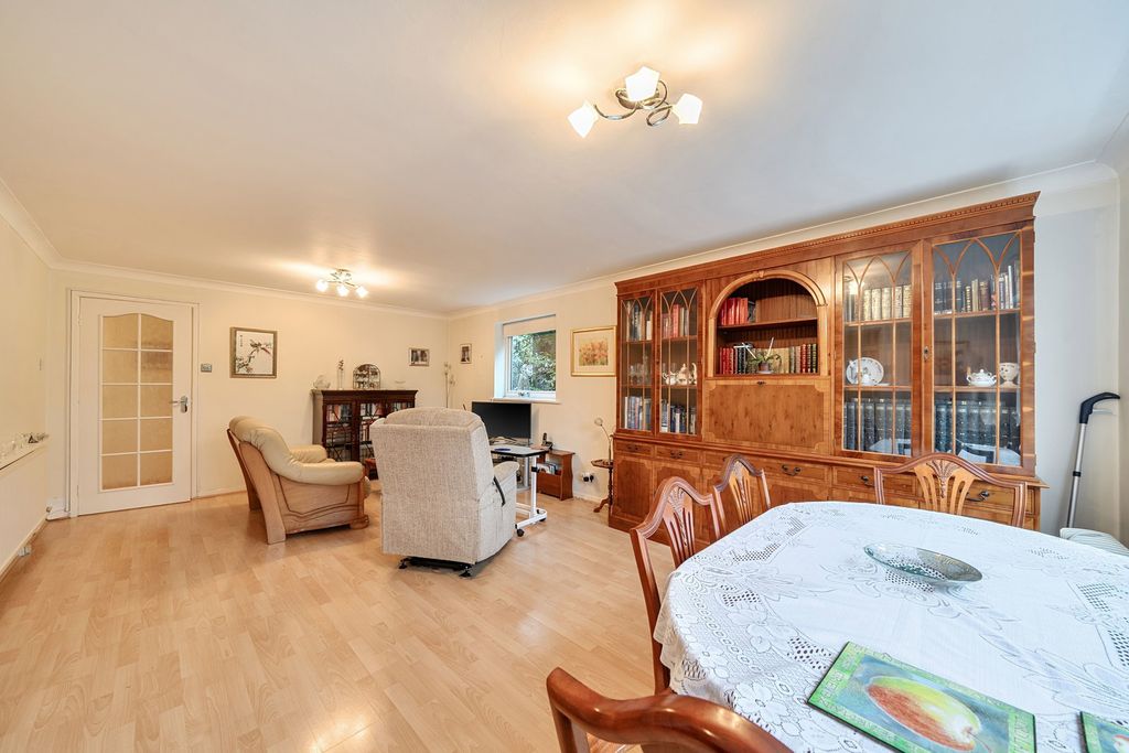 Property photo 2 of 14