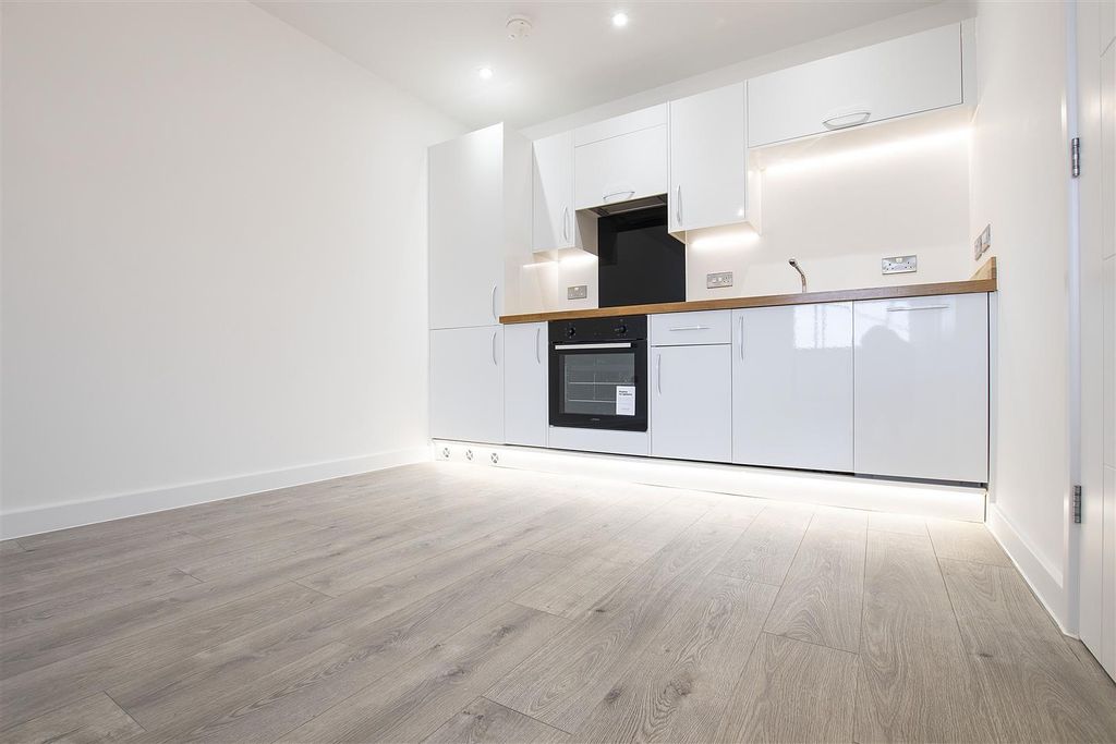 Property photo 3 of 9 2.Jpg