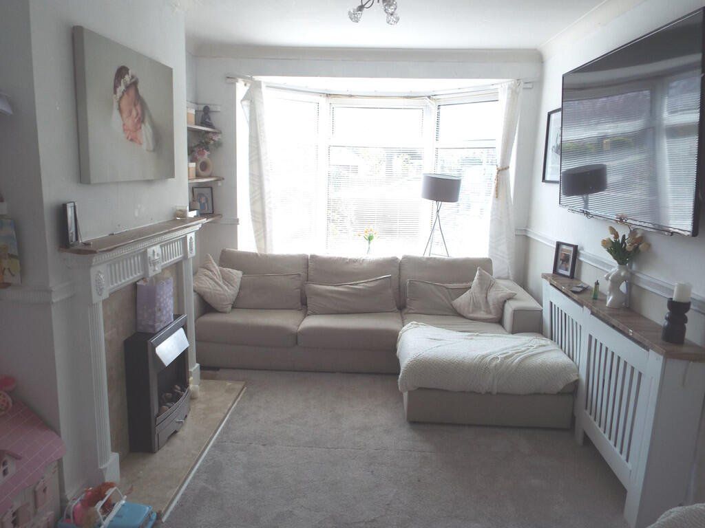 Property photo 2 of 8 Sitting Room