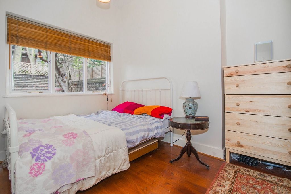 Property photo 3 of 5