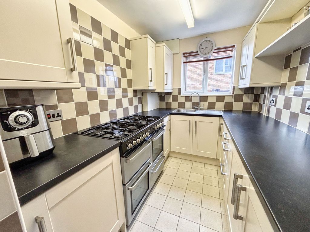 Property photo 3 of 17