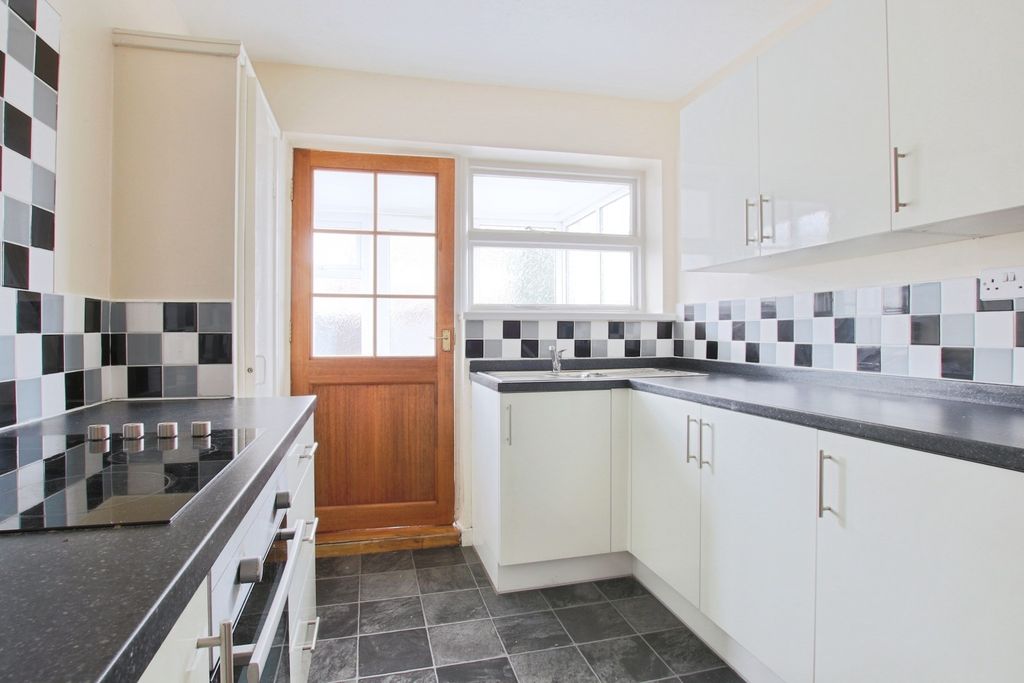 Property photo 2 of 8 4347215