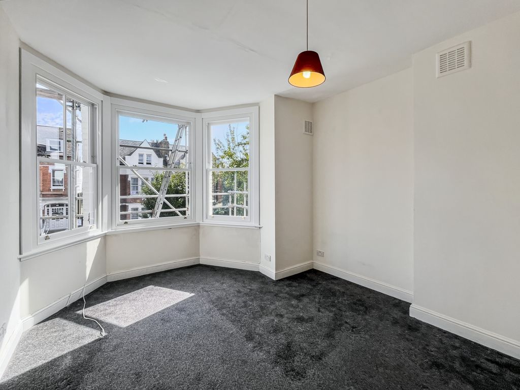 Property photo 3 of 41 98 Ritherdon Road, Tooting, London Sw17 8Qq