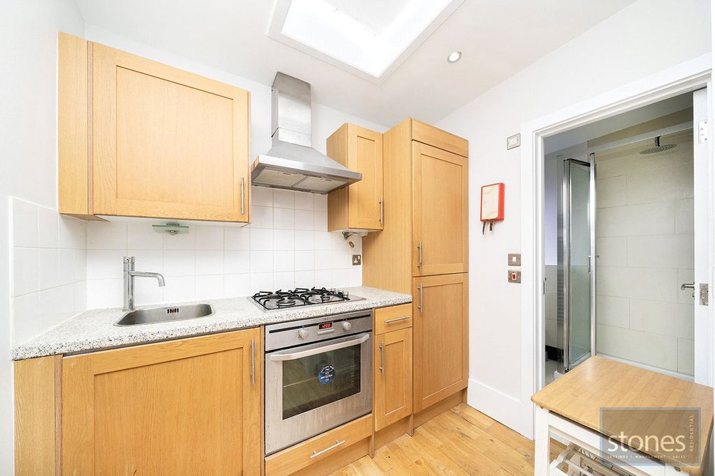 Property photo 3 of 10 Picture No. 12