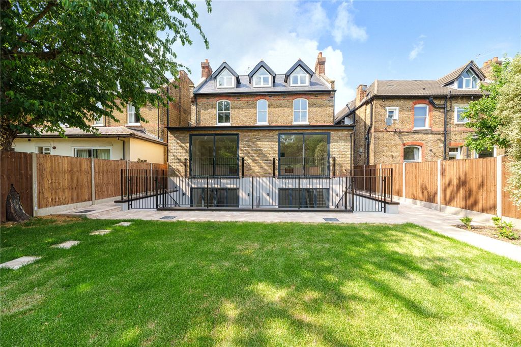 Property photo 1 of 10 Picture No. 01
