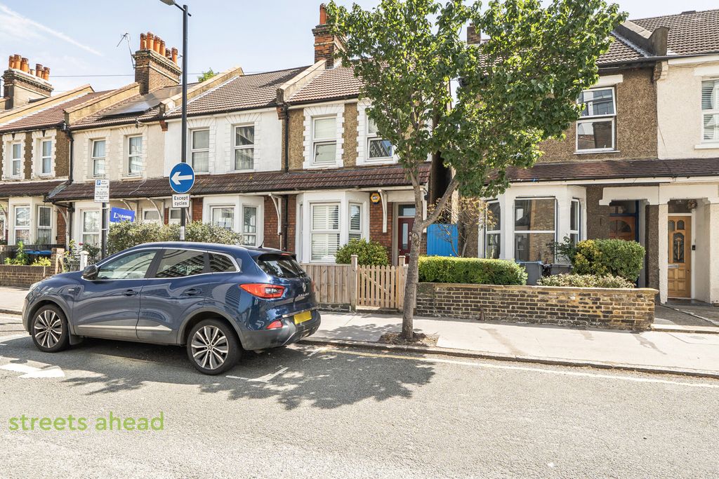 Property photo 3 of 23 7A8Ec0c6-72Ed-4B0...