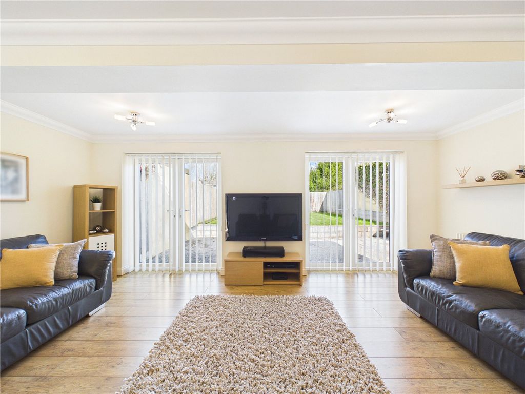 Property photo 3 of 21 Picture No. 16