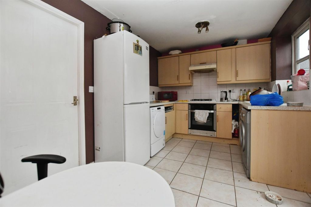 Property photo 3 of 10 Kitchen/Diner