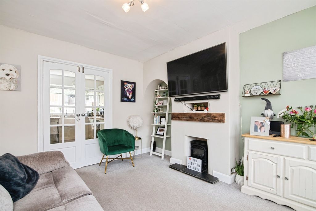 Property photo 2 of 16