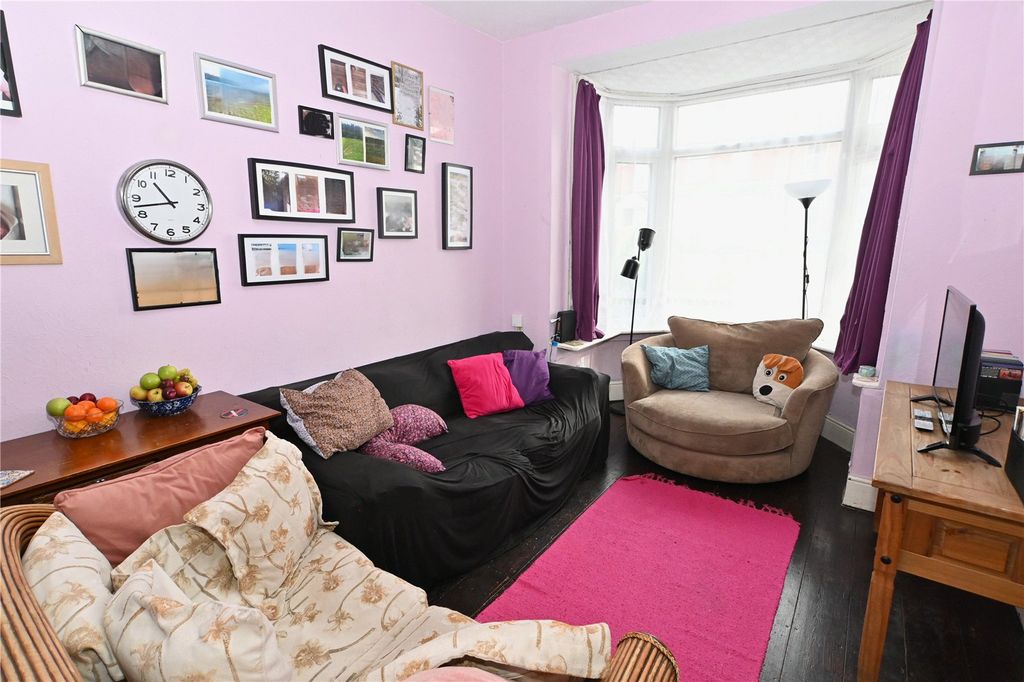 Property photo 2 of 15 Picture No. 13