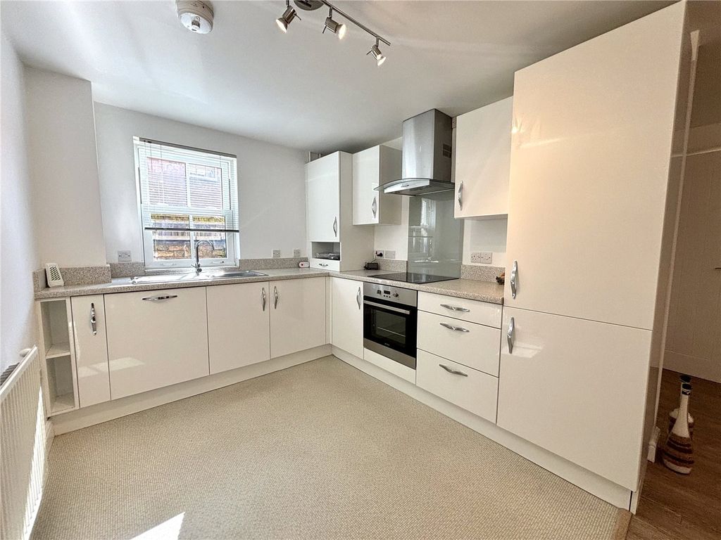 Property photo 2 of 7 Picture No. 11