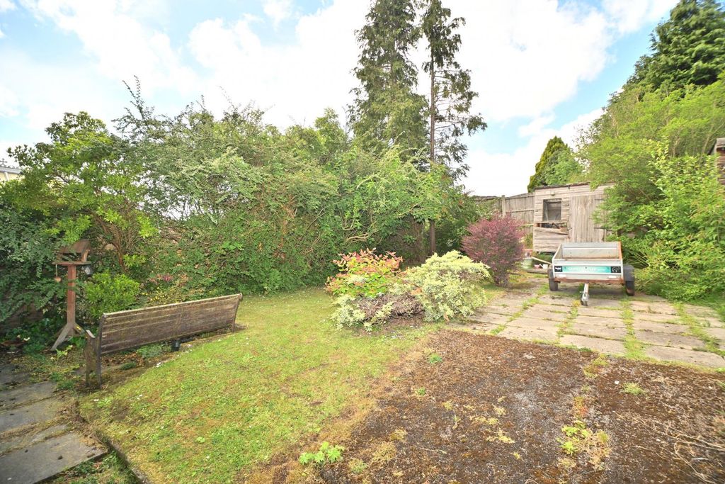 Property photo 2 of 23 283 Park Road, Westhoughton, Bolton, Lancashire, B