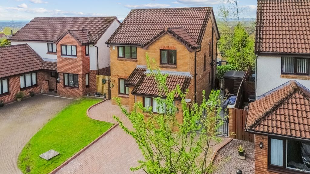 Property photo 2 of 38 Gallery