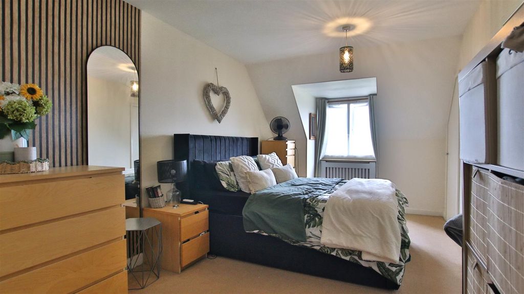 Property photo 1 of 11 Img_2418.Jpg