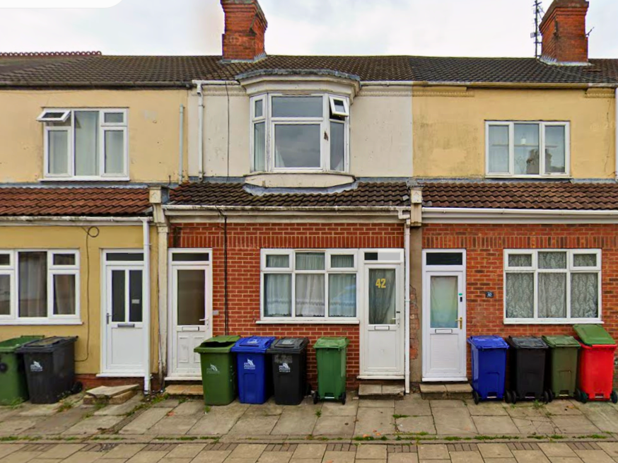 Property photo 1 of 5