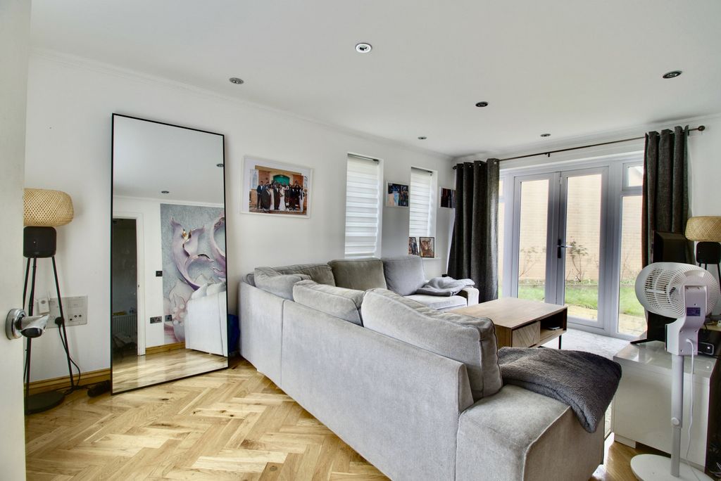 Property photo 3 of 21