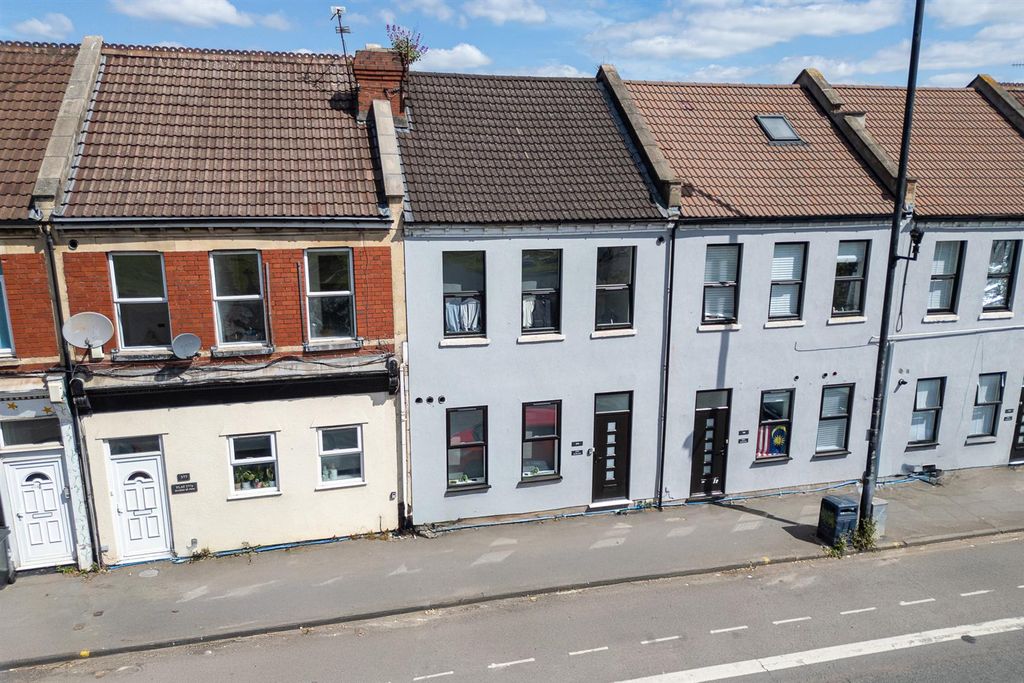 Property photo 3 of 35 Flats 1 &amp; 2, 379 Bath Road, Arnos Vale, Bristol Bs