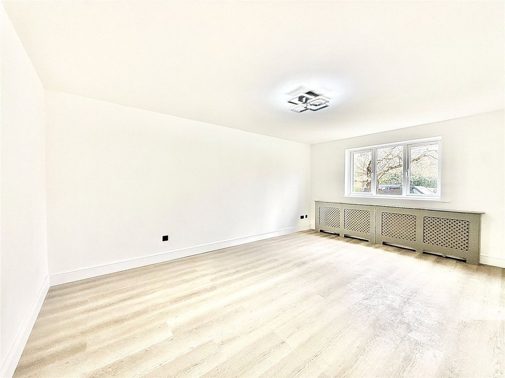 Property photo 2 of 8 Picture No. 03