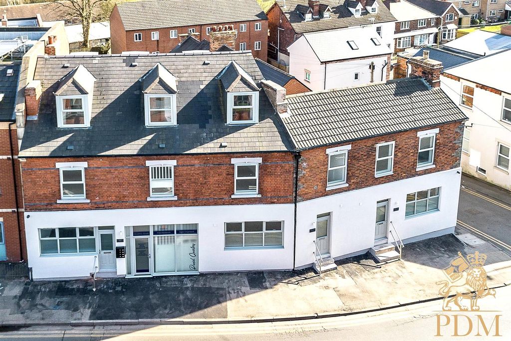 Property photo 2 of 11 672 Woodborough Road 003.Jpg