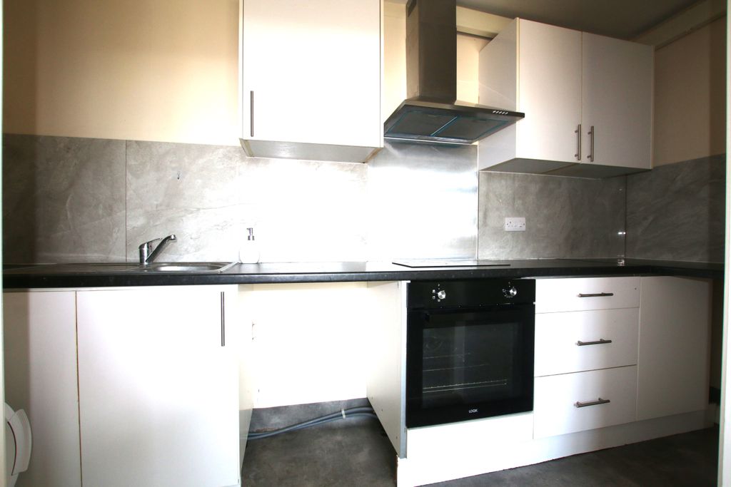 Property photo 3 of 6 Img_1371