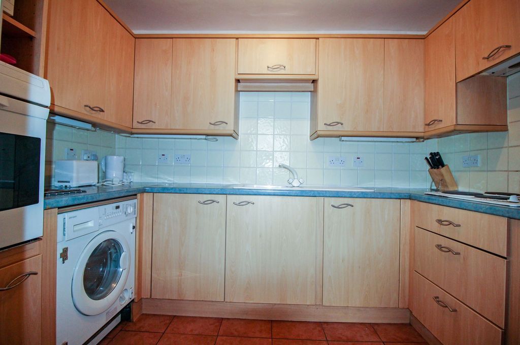 Property photo 3 of 6