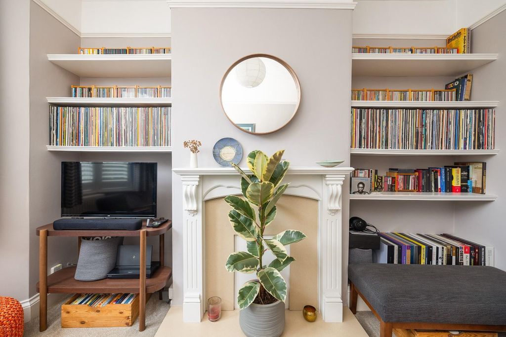 Property photo 3 of 21 Char4853.Jpg