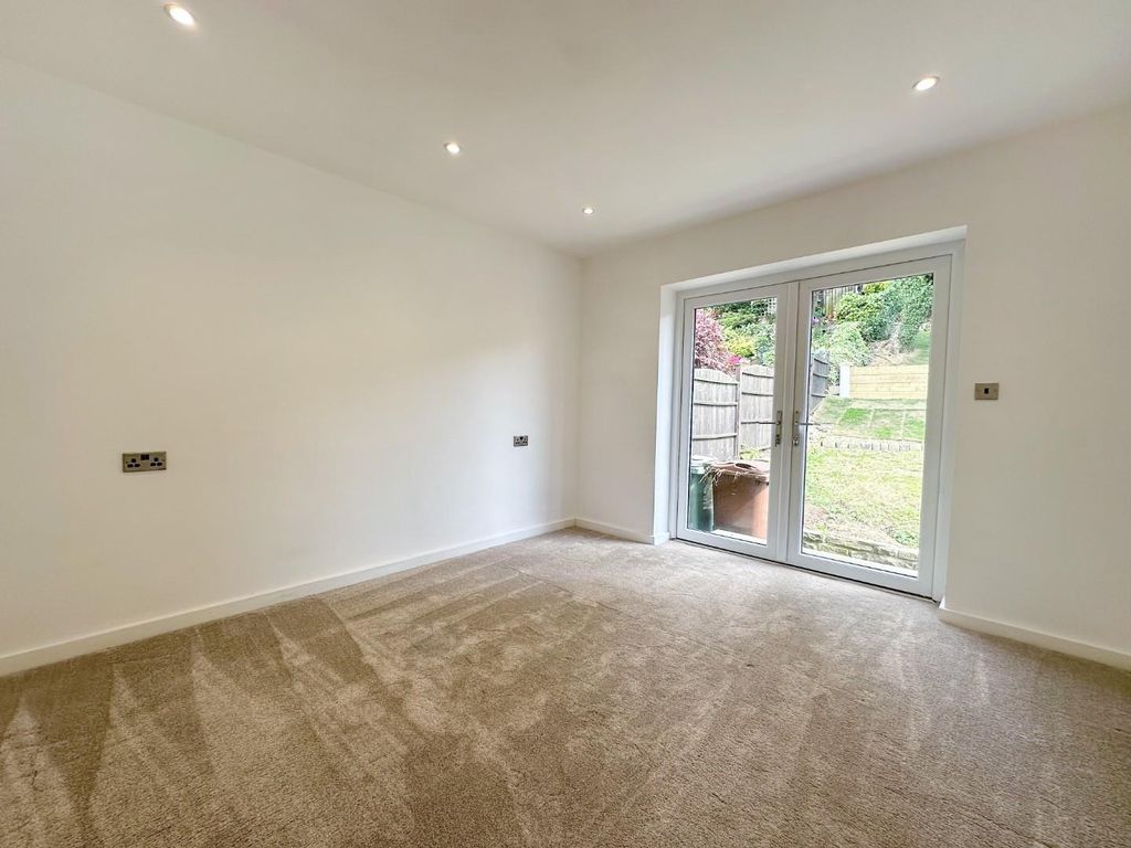 Property photo 3 of 9 3.Jpg