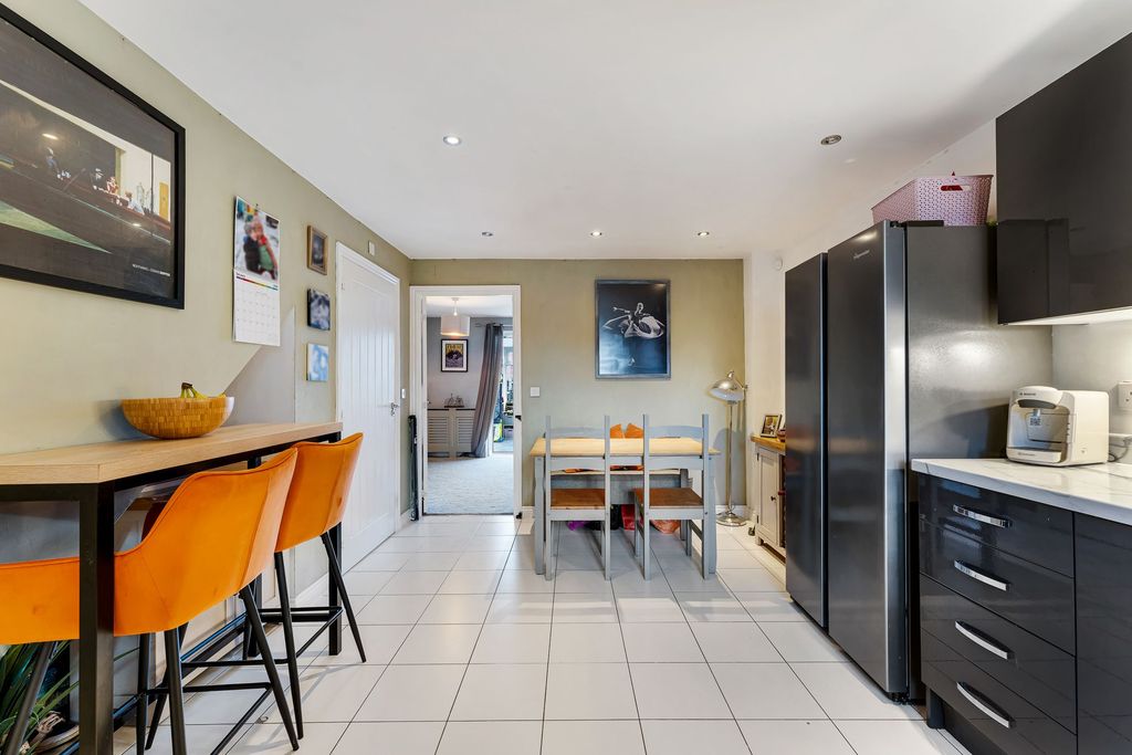 Property photo 3 of 29