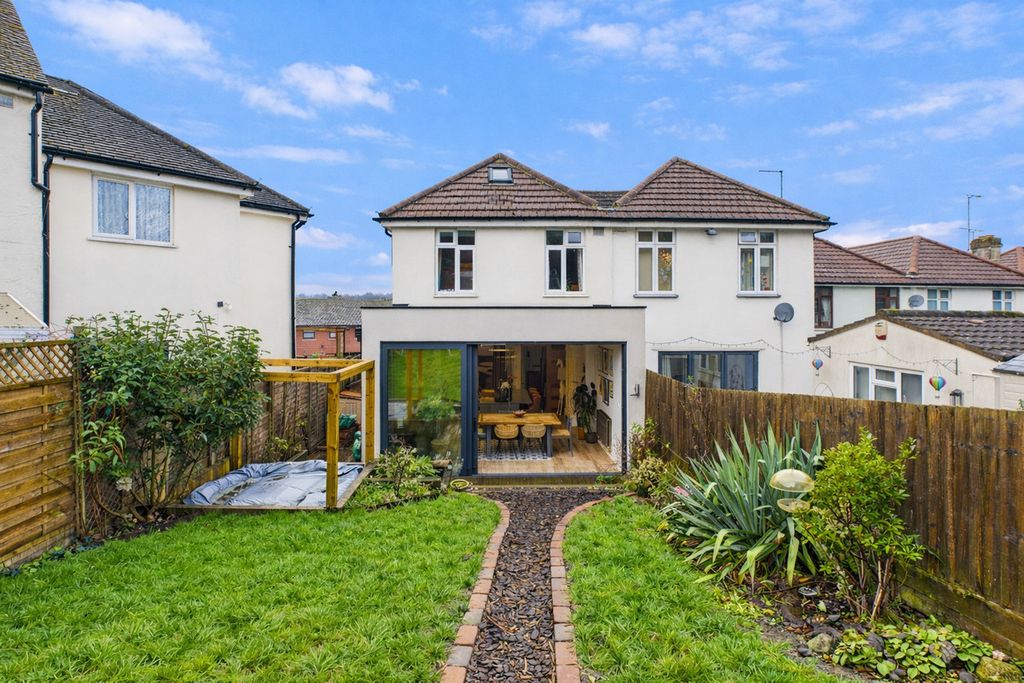 Property photo 2 of 30