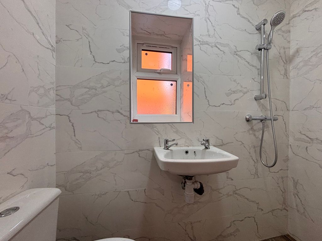 Property photo 2 of 4 Bathroom