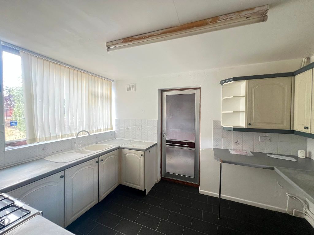 Property photo 3 of 18 Ddd94B5B-Afd4-45c5-895A-0E1043B71B99