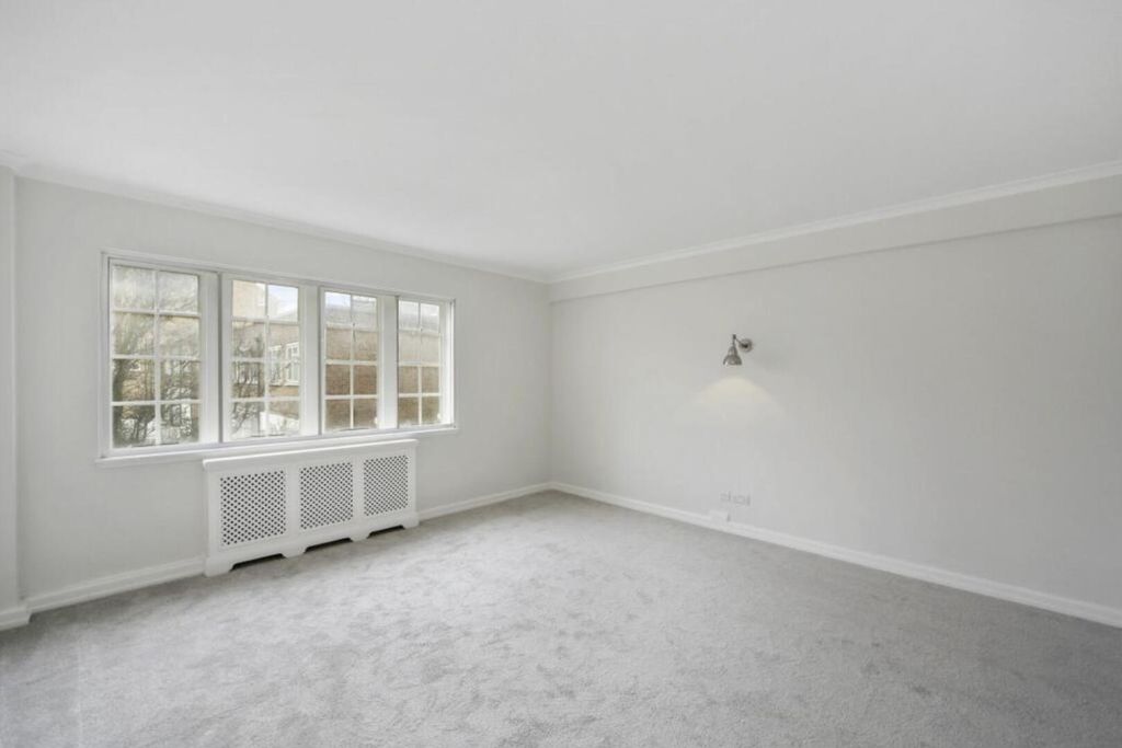 Property photo 3 of 9 Living Room