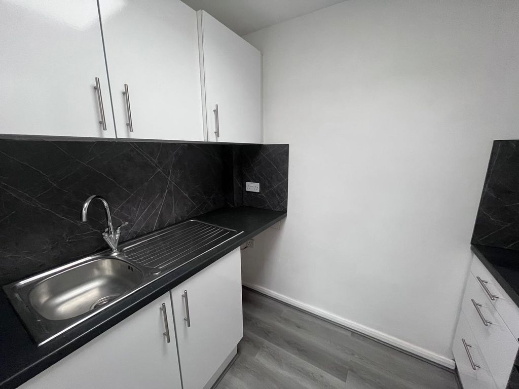 Property photo 3 of 7 Image