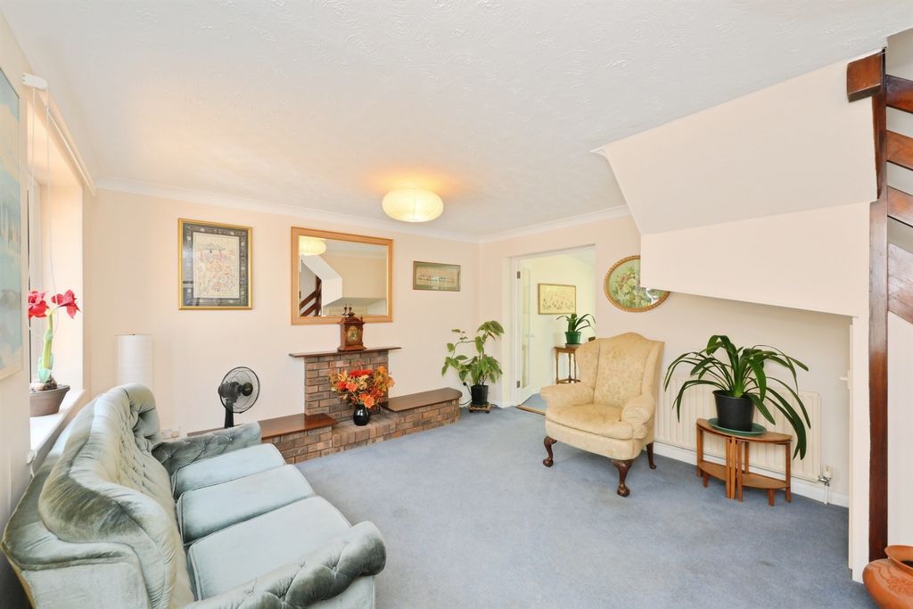 Property photo 3 of 17