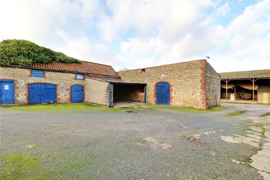 Property photo 2 of 30 Picture No. 15