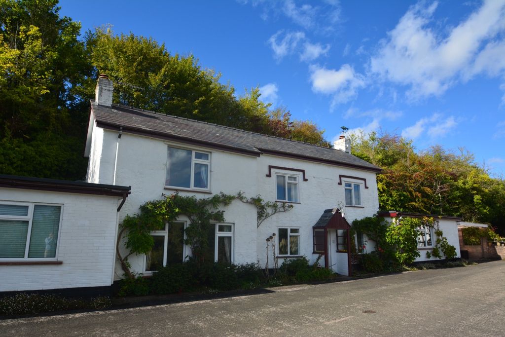 Property photo 2 of 34