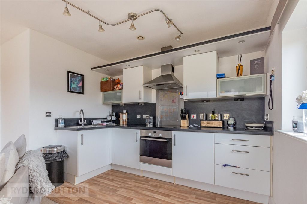 Property photo 2 of 15 Open Plan